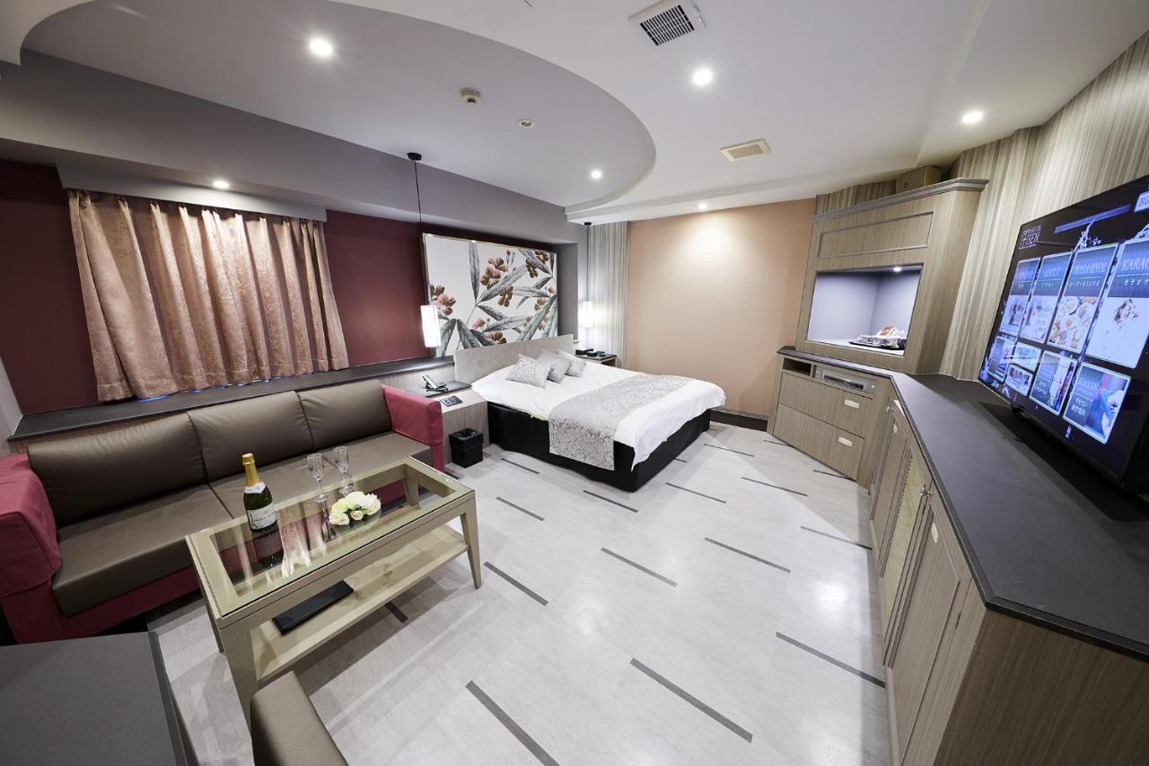 Hotel Sen (Adults Only) Осака Екстериор снимка