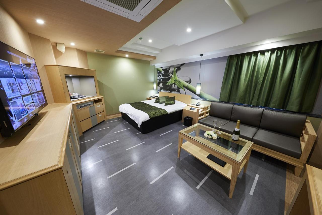 Hotel Sen (Adults Only) Осака Екстериор снимка