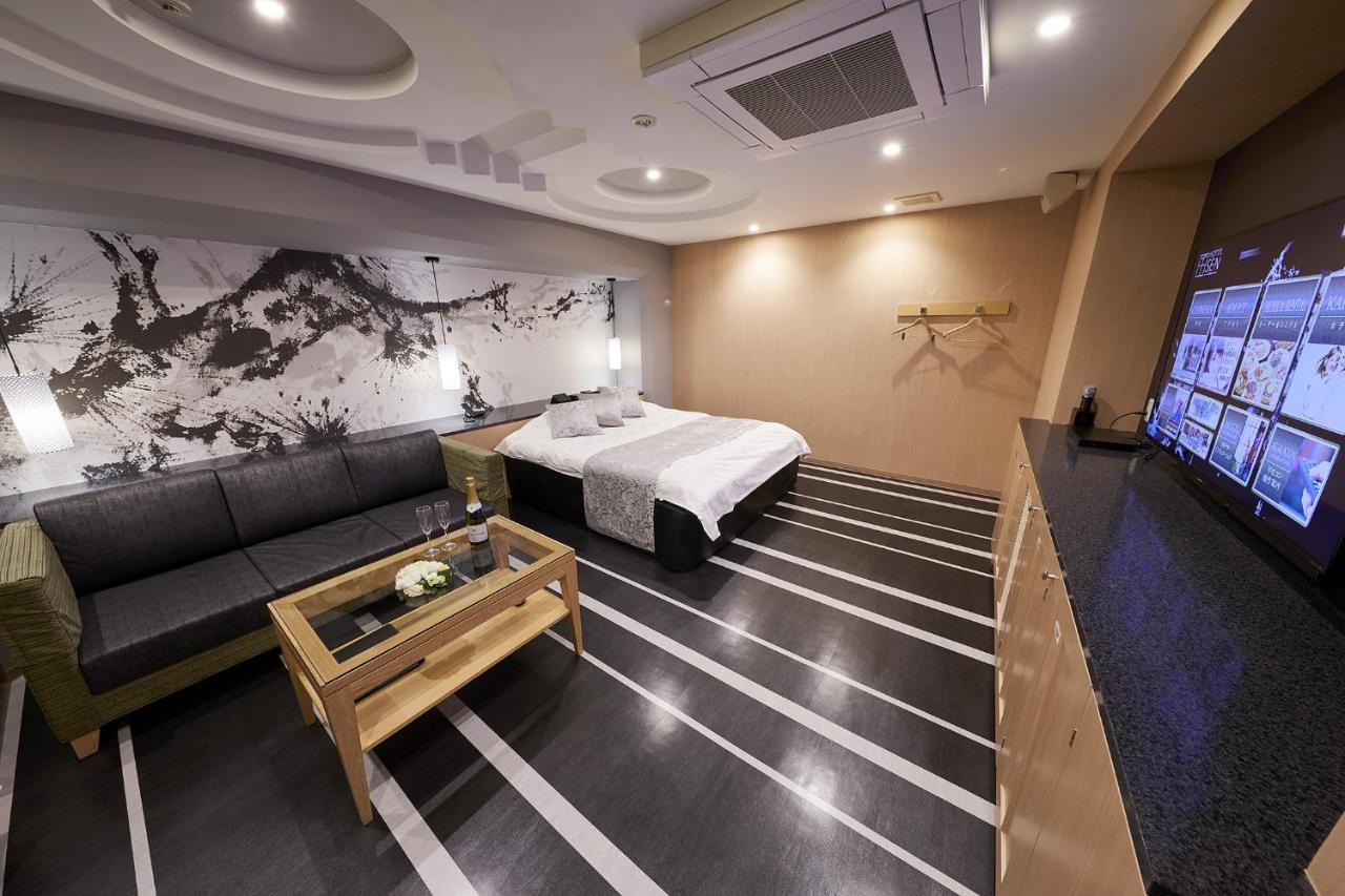 Hotel Sen (Adults Only) Осака Екстериор снимка